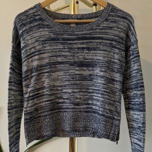 Cropped Blue and White Banana Republic Sweater